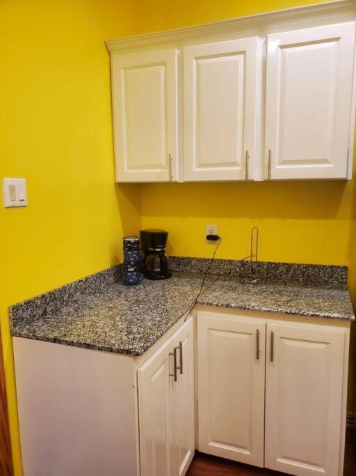 Upstairs 2 Bedroom Avalon Regia Apartment Τζώρτζταουν Εξωτερικό φωτογραφία